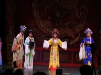 越劇貍貓換太子全場(chǎng)(越劇外景電影貍貓換太子)