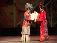 黃梅戲女駙馬黃梅戲版(黃梅戲女駙馬選段,唱的太精彩了,百聽不厭)