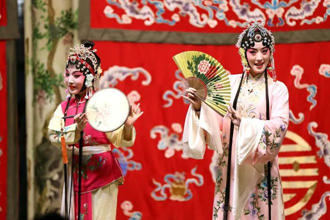 京劇樂(lè)器打擊樂(lè)器有哪些_京劇打擊樂(lè)器四大件_京劇打擊樂(lè)器演奏視頻
