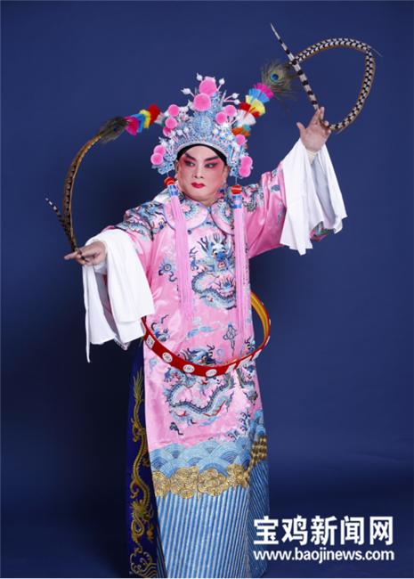 怎么夸人京劇唱得好_京劇梨花京劇梨花頌教唱視頻_朱強唱京劇老程嬰提筆唱