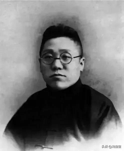 夸京劇唱得好人多的句子_夸人京劇唱得好的詞_怎么夸人京劇唱得好