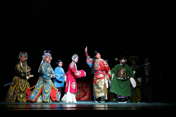亦文亦武老調新腔！豫劇《南陽關》鄭州首演，張海龍一人飾兩角