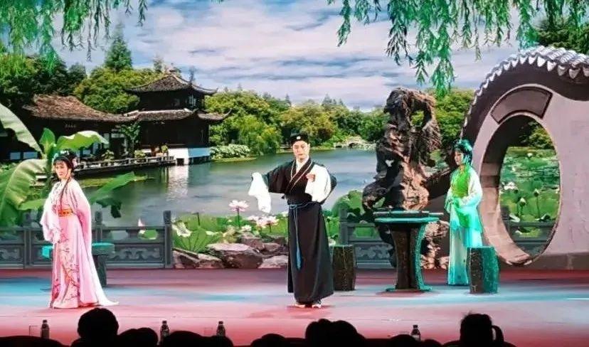 江蘇戲劇學校好嗎_江蘇省戲劇學校一年學費多少_江蘇戲劇學校