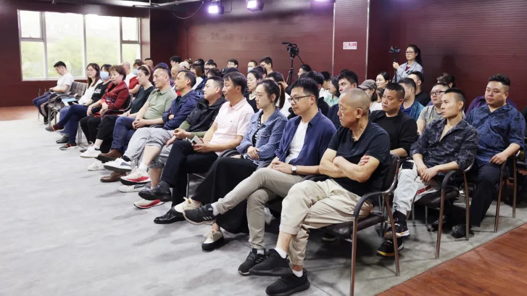 京劇電影秦香蓮裘盛戎_京劇電影秦香蓮演員表_京劇電影秦香蓮