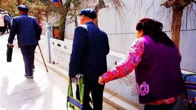 秦腔忠保國講的什么_秦腔忠保國二進宮曲譜_秦腔戲忠保國