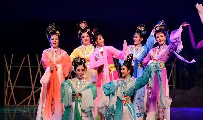 歌曲黃梅戲女駙馬完整版播放_唱一首黃梅戲女駙馬_女附女駙馬黃梅戲歌詞