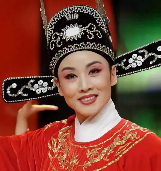 歌曲黃梅戲女駙馬完整版播放_女附女駙馬黃梅戲歌詞_唱一首黃梅戲女駙馬