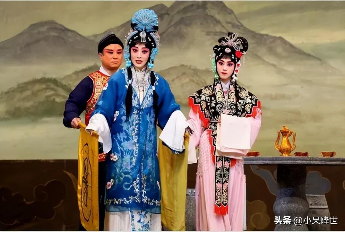 簡述中國戲曲的發(fā)展過程_戲曲簡述過程發(fā)展中國特色_簡述中國戲曲發(fā)展歷程