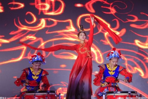 川劇主要由昆腔和什么組成？川劇變臉的手法
