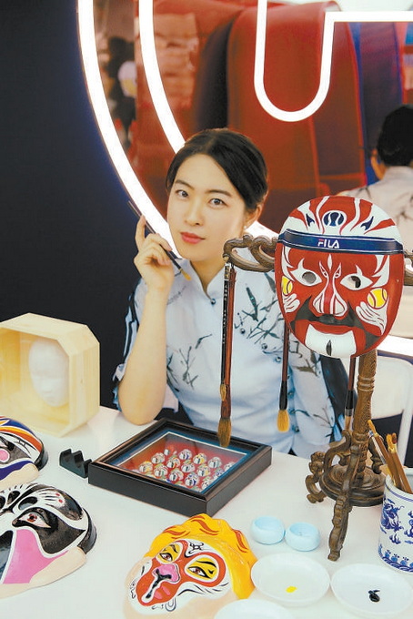 青年京劇彩塑臉譜傳承人趙楠：讓傳統(tǒng)非遺成