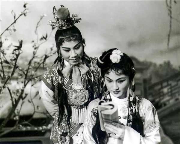 越劇紅樓夢經典唱段徐玉蘭哭靈_越劇紅樓夢哭靈徐玉蘭演唱_越劇紅樓夢徐玉蘭哭靈唱段