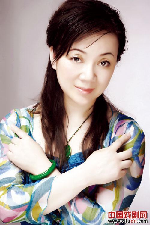 河南曲劇陳三兩爬堂張新芳全場_曲劇張新芳的陳三兩爬堂選段_河南省曲劇團(tuán)陳三兩張新芳