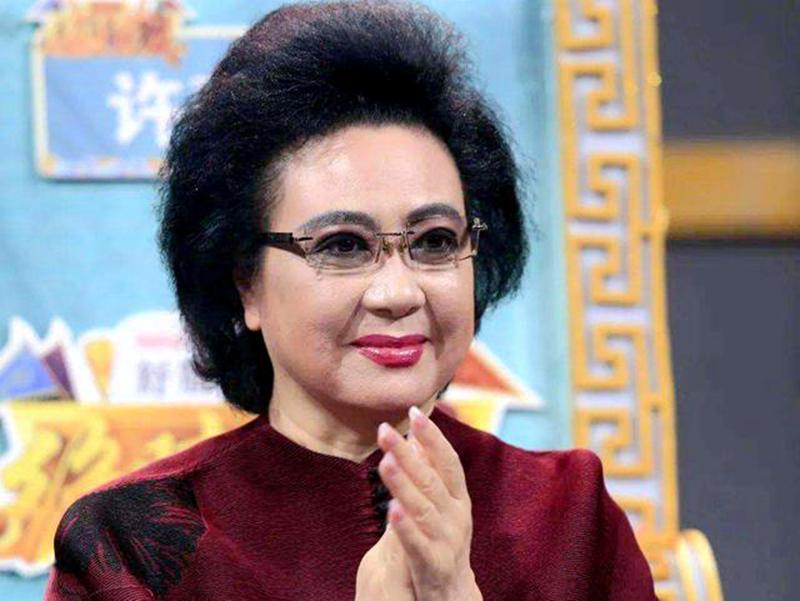 現(xiàn)代京劇沙家浜全場_現(xiàn)代京劇沙家浜唱段_京劇唱段現(xiàn)代沙家浜歌詞