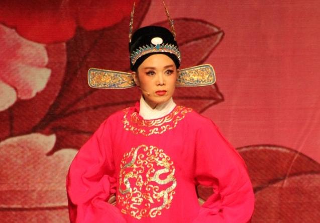 馬蘭20歲唱黃梅戲_黃梅戲100首選段馬蘭演唱_唱黃梅戲馬蘭多大歲數(shù)了