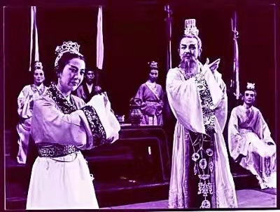 中國戲曲的主要表現(xiàn)手法_戲曲手段表現(xiàn)主要中國人物_中國戲曲的主要表現(xiàn)手段