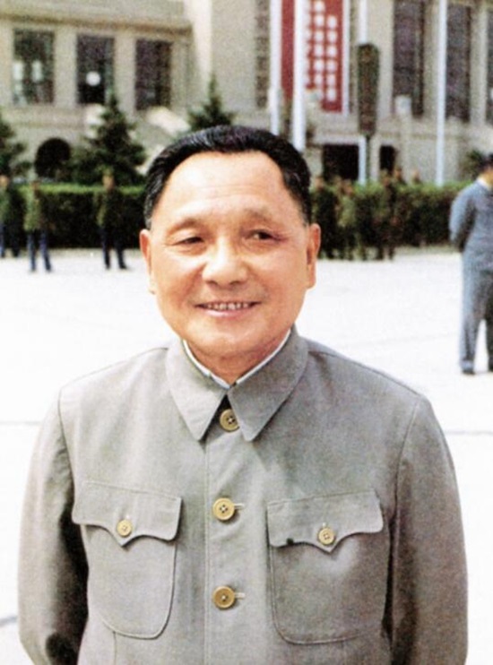 1959年，鄧小平得知豫劇大師常香玉沒入：你們不發展她，我發展