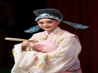 京劇水殿風(fēng)來(lái)秋氣緊李勝素(京劇水殿風(fēng)來(lái)秋氣緊李勝素唱歌詞)