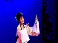 越劇名家徐銘的女生照(越劇演員徐銘2019年)