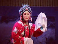 京劇王吟秋鎖麟囊經(jīng)典唱段(王吟秋演唱的京劇鎖麟囊一霎時選段)