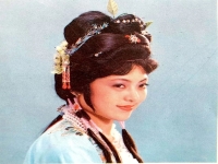 越劇演員何英(越劇演員何英現在在哪)