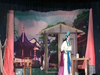越劇皇后易嫁劇情簡介(越劇皇后易嫁一十三歲進(jìn)宮墻臺詞)
