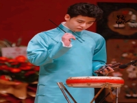 張?jiān)评椎膽蚯?張?jiān)评椎膽蚯胃柙~)