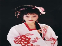 唱越劇的女演員(唱越劇出名的女演員)