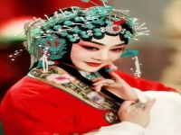 描寫京劇的句子(描寫京劇的句子摘抄簡短)