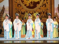 張云霞越劇唱腔精選(張云霞越劇唱腔精選貂蟬拜月)